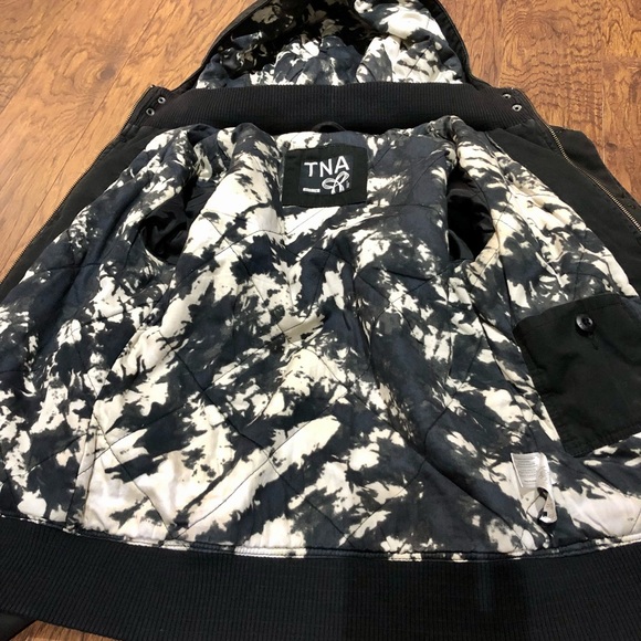 Aritzia Fan Jacket - Picture 5 of 11